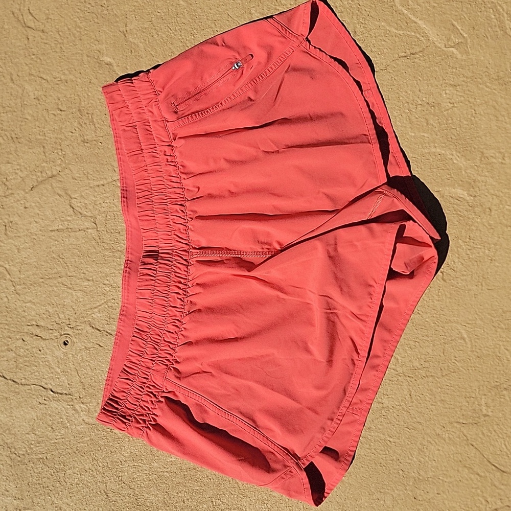 Lululemon Tracker Short‎ V *4"